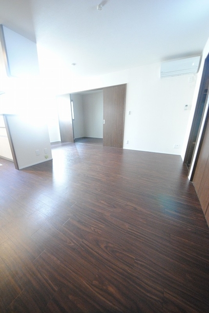 居室・リビング　写真は１０１号室