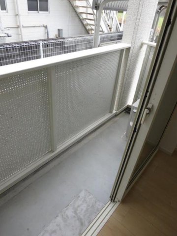 バルコニー　陽当たり良好なバルコニーです