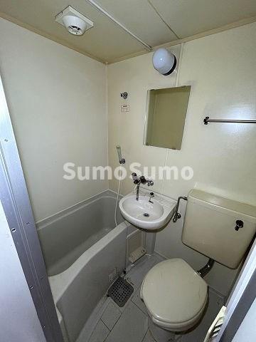 バス・シャワールーム　落ち着いた空間のお風呂です