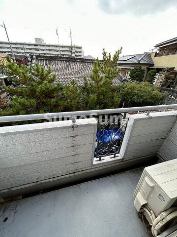 バルコニー　お洗濯にも便利なバルコニー付き