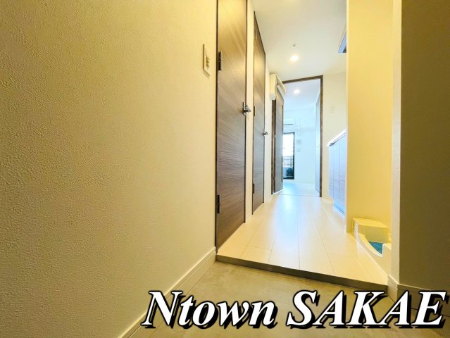 玄関　収納もある玄関です