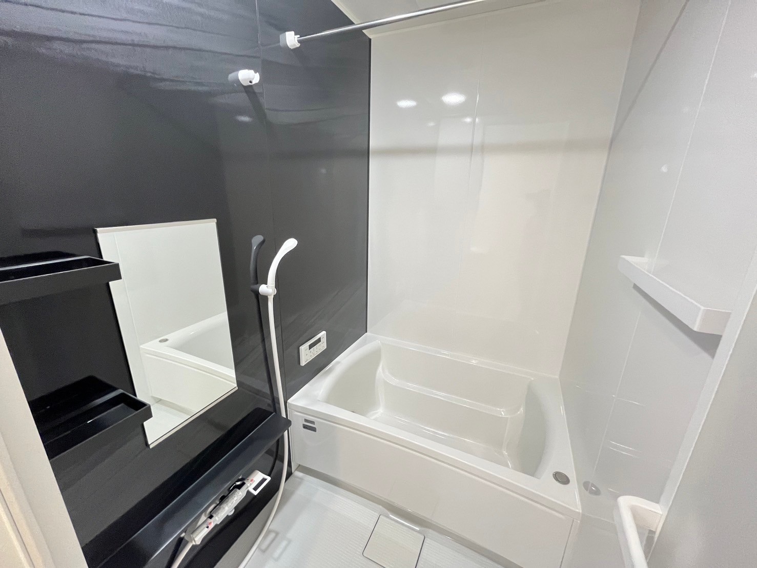 バス・シャワールーム　※室内写真、動画、パノラマは当社管理の別物件の参考写真です。