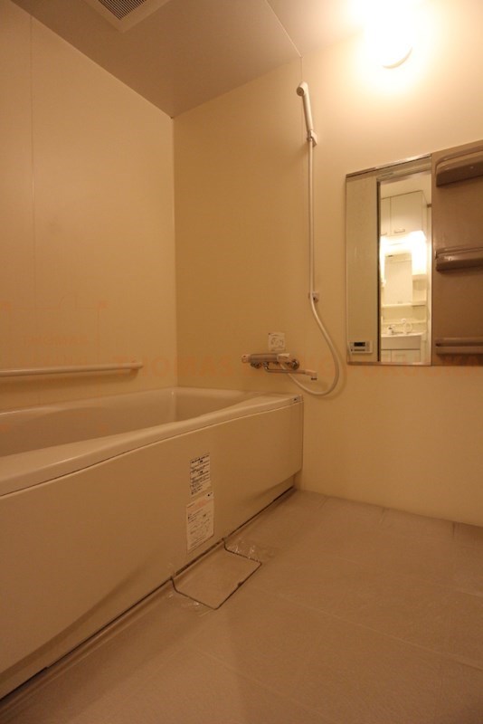 バス・シャワールーム　浴室　※別号室参考写真