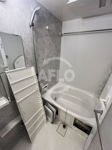 バス・シャワールーム　コンフォリア・リヴ博労町一丁目Q　浴室