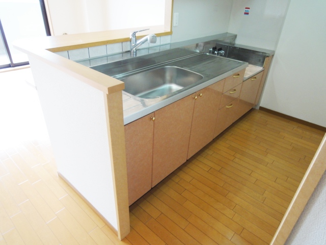 キッチン　同物件別号室