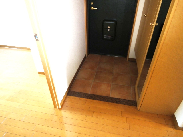 玄関　同物件別号室