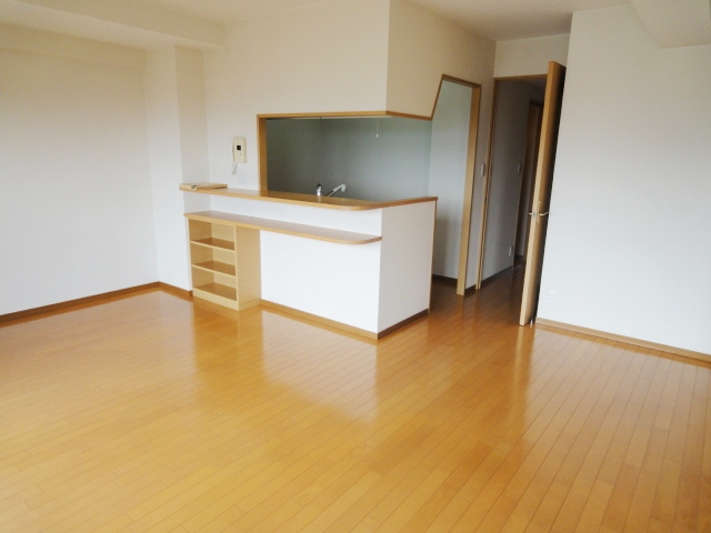 居室・リビング　同物件別号室