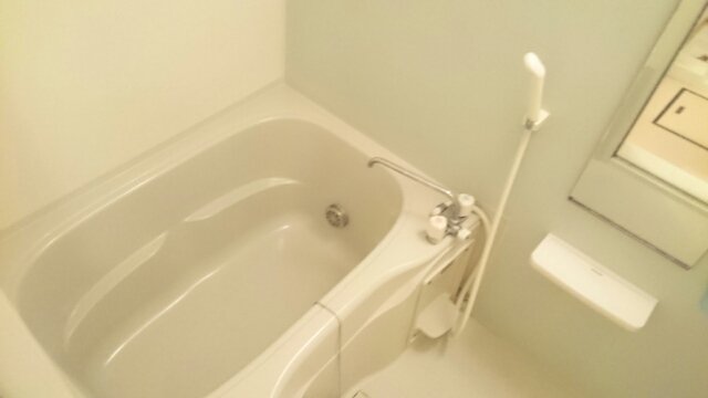 バス・シャワールーム　ゆったり過ごせるお風呂です