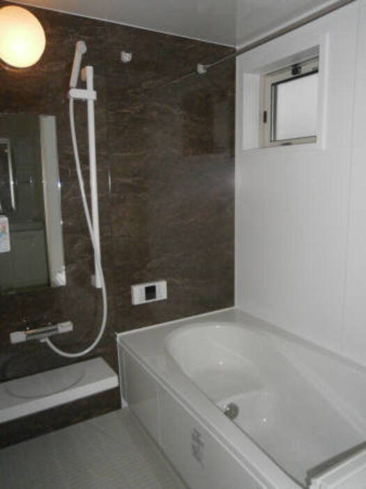 バス・シャワールーム　換気暖房乾燥機付浴室