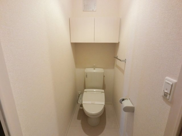 トイレ　温水洗浄暖房便座のトイレ