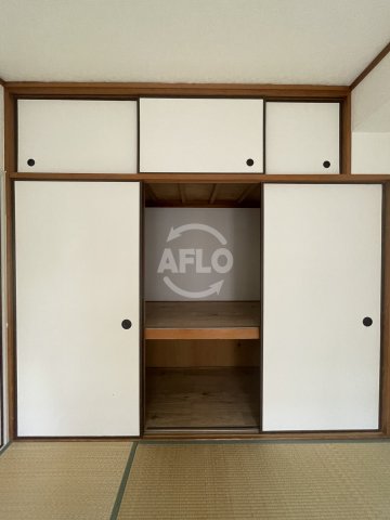 収納　レジデンス福島　押入れ