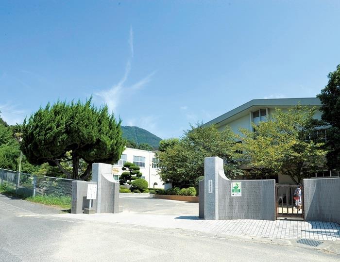 小学校　下関市立勝山小学校（小学校）まで1550m