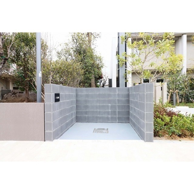 駐車場　ゴミ置場