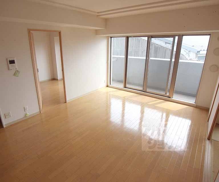 居室・リビング　１３．３帖のＬＤＫ！