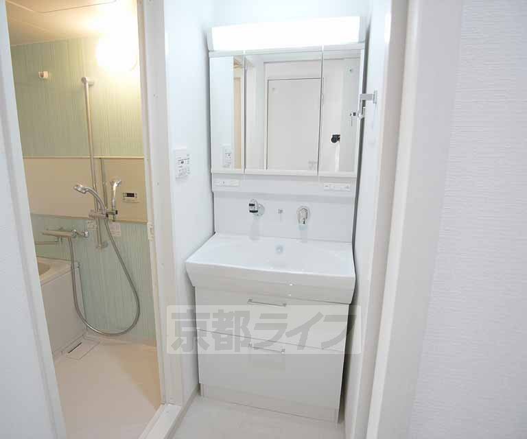 洗面設備　もちろん独立洗面台です。