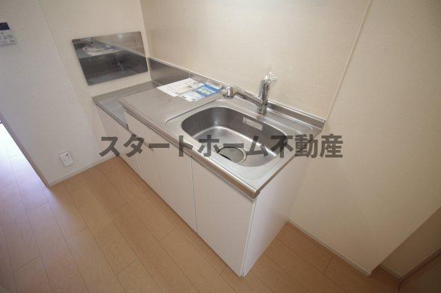 キッチン　コンパクトなキッチンで掃除もラクラク