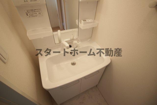 洗面設備　使いやすい洗面所です