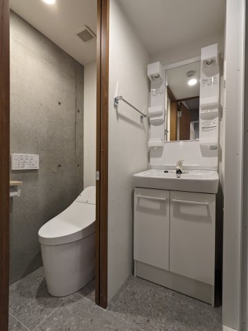 洗面設備　コンパクトで使いやすい洗面所