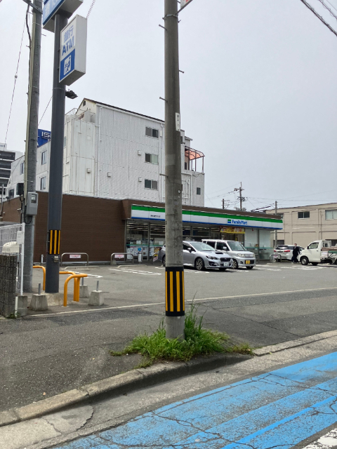 コンビニ　ファミリーマート博多南五丁目店（コンビニ）まで298m