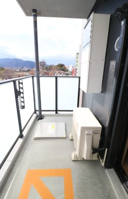 エントランス　洗濯物はこちらへどうぞ。