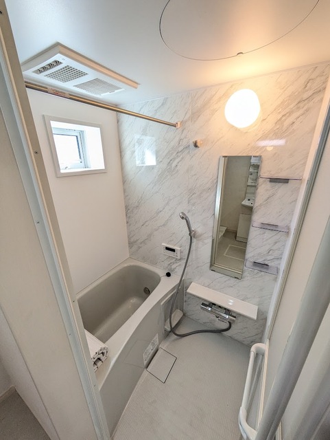 バス・シャワールーム　浴室乾燥機、追い焚き可能のお風呂♪