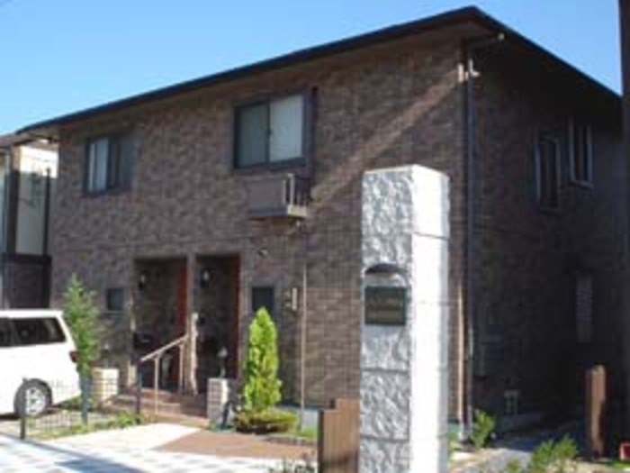 建物外観　モニター付きインターホンついてます♪