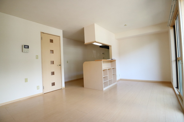 居室・リビング　床色が明るくて綺麗です♪