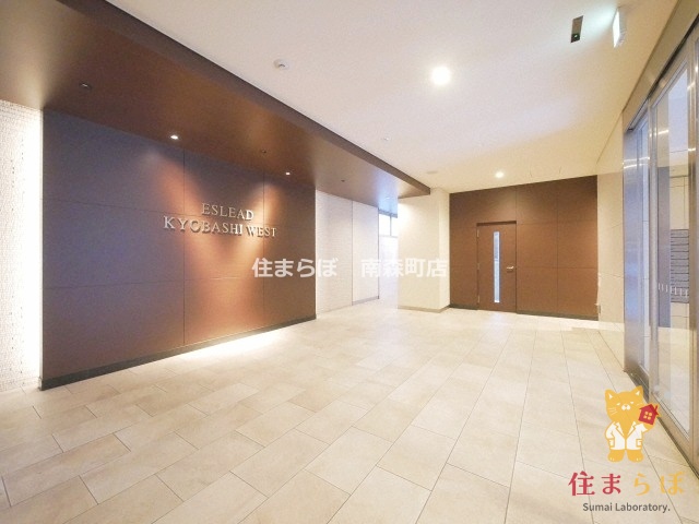 エントランス　「暮らしの設計図は、ここから始まります。」