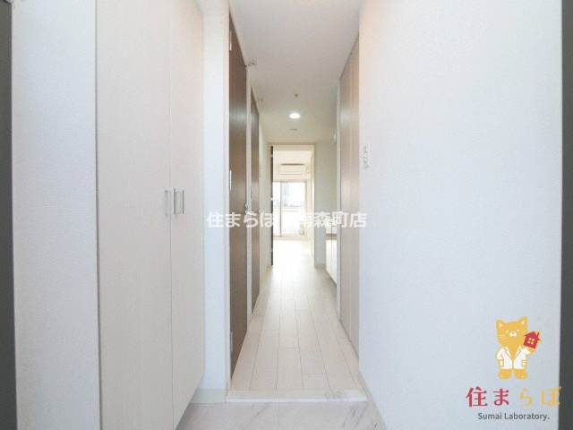 玄関　「気になったら、LINEで気軽に相談できますよ。」