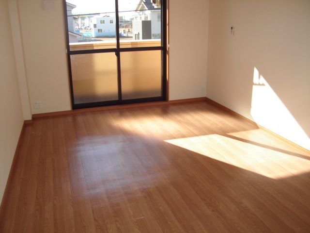 居室・リビング　室内