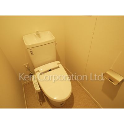 トイレ　同タイプ16階のお部屋を撮影。仕様が異なることがあります。