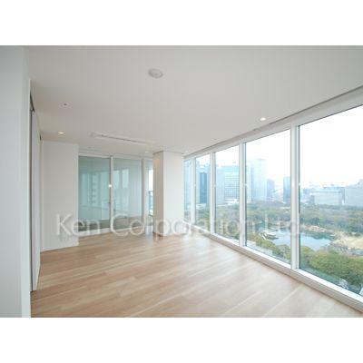 居室・リビング　同タイプ16階のお部屋を撮影。仕様が異なることがあります。