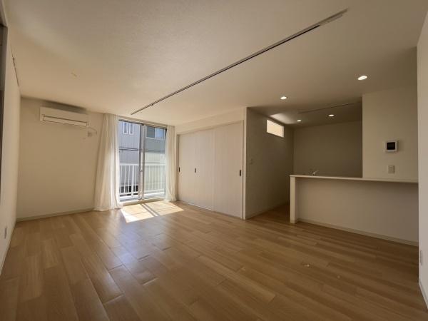 居室・リビング　明るいリビングダイニング！