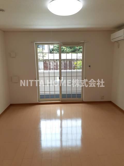 居室・リビング　洋室は12.2帖(^^♪