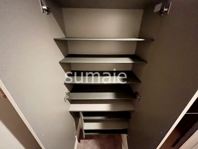 玄関　シューズボックスあります！