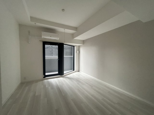 居室・リビング　同物件別号室のものです。