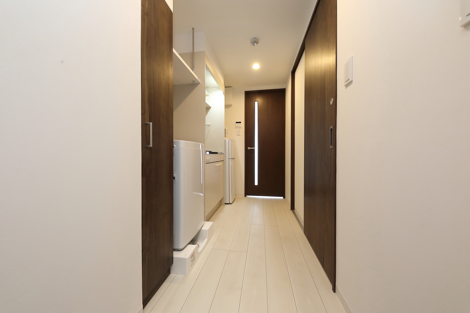 玄関　玄関→居室