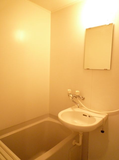 バス・シャワールーム　バス、トイレ別です