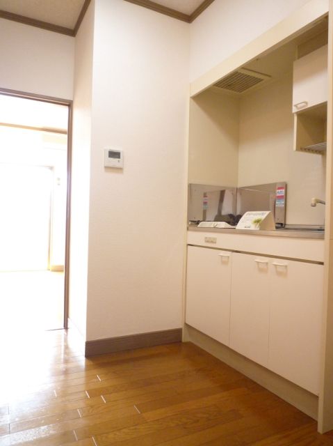 居室・リビング　広いキッチンスペース