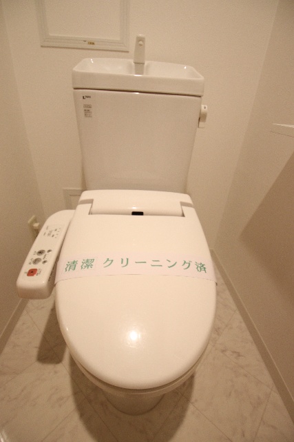 トイレ　※別室の参考写真の為、現況優先です。