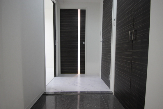 玄関　※別部屋の写真です