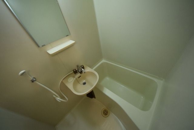 バス・シャワールーム　★諸条件の相談、ご案内は中央林間店まで★