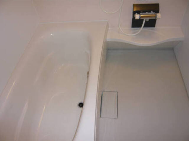 バス・シャワールーム　追い焚き機能付きの浴室です