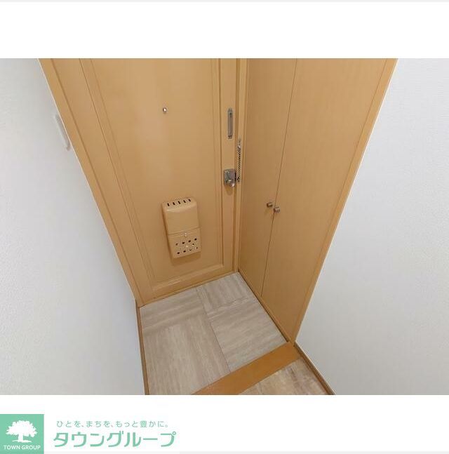 玄関　※同建物別タイプ間取り設備施工例　現況優先