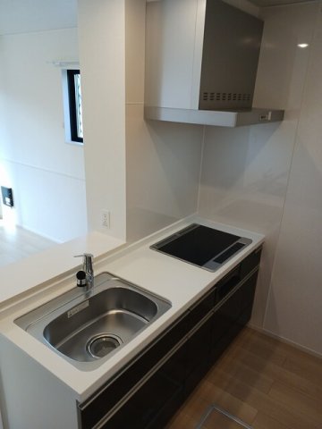 キッチン　コンパクトなキッチンで掃除もラクラク