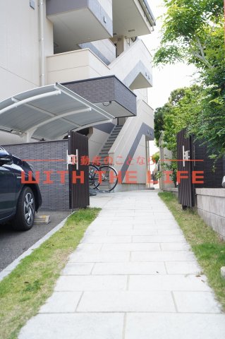 エントランス　建物の内部です