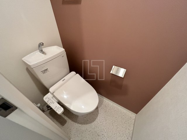 トイレ　ファーストフィオーレ九条III　温水洗浄便座