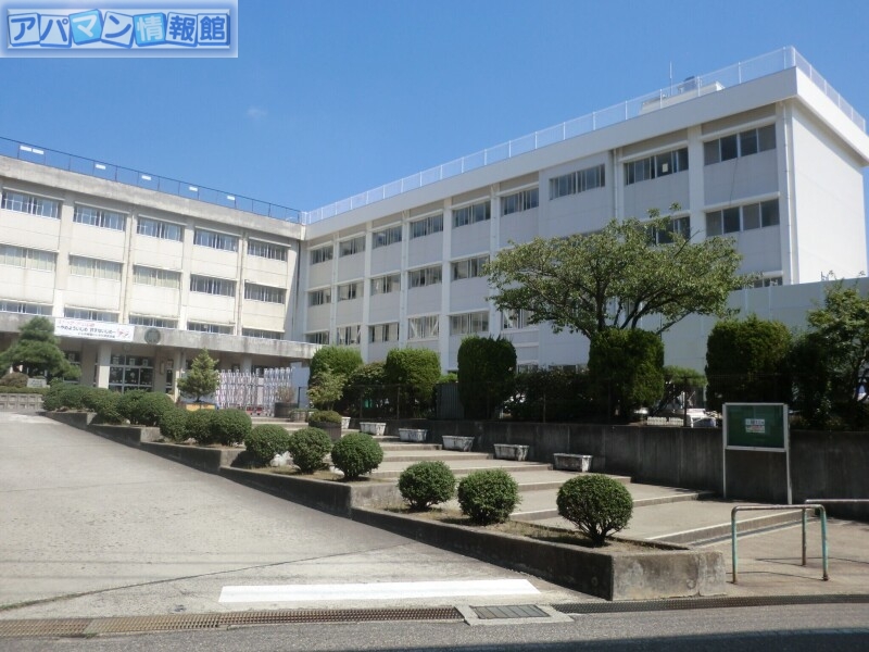 小学校　新潟市立東青山小学校（小学校）まで820m