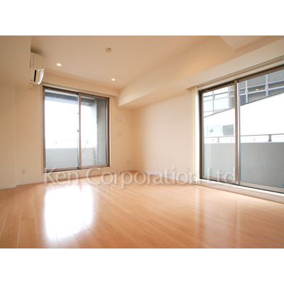 居室・リビング　同タイプ7階のお部屋を撮影。仕様が異なることがあります。