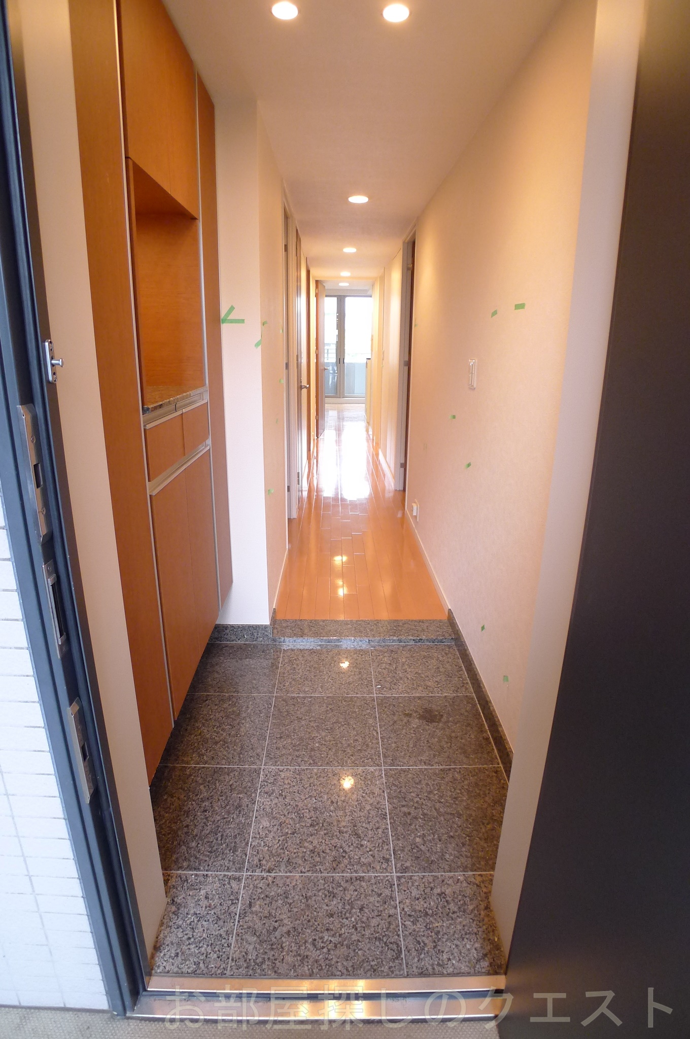 玄関　（写真は同物件イメージです。）